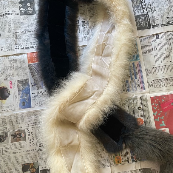 Vintage Christian Dior Fur bi color scarf in excellent condition - Picture 7 of 9